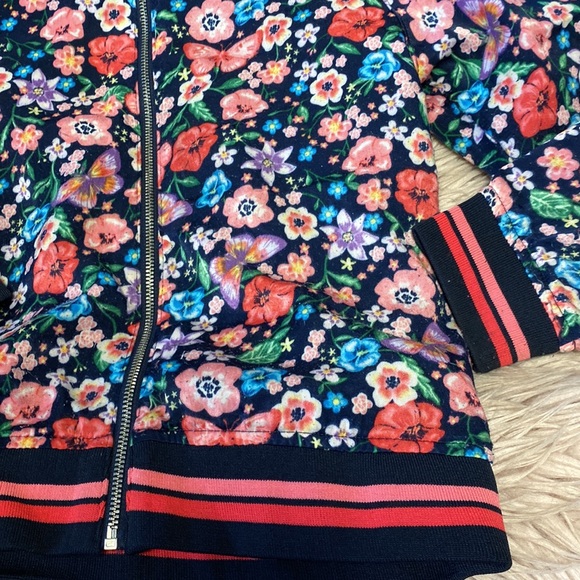 Butterfly Floral Jacket - Picture 2 of 6
